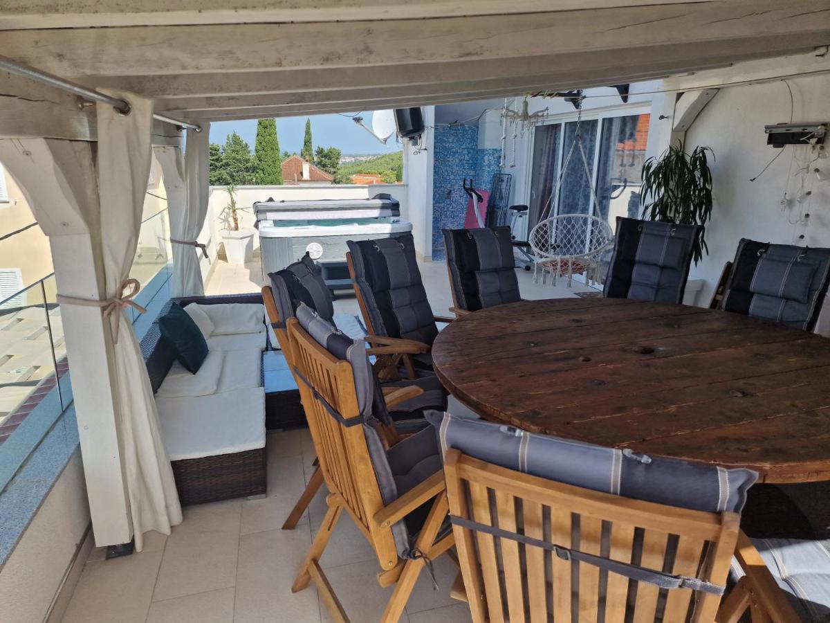 Penhaus Apartman Angelus Drage Pakostane Exterior photo