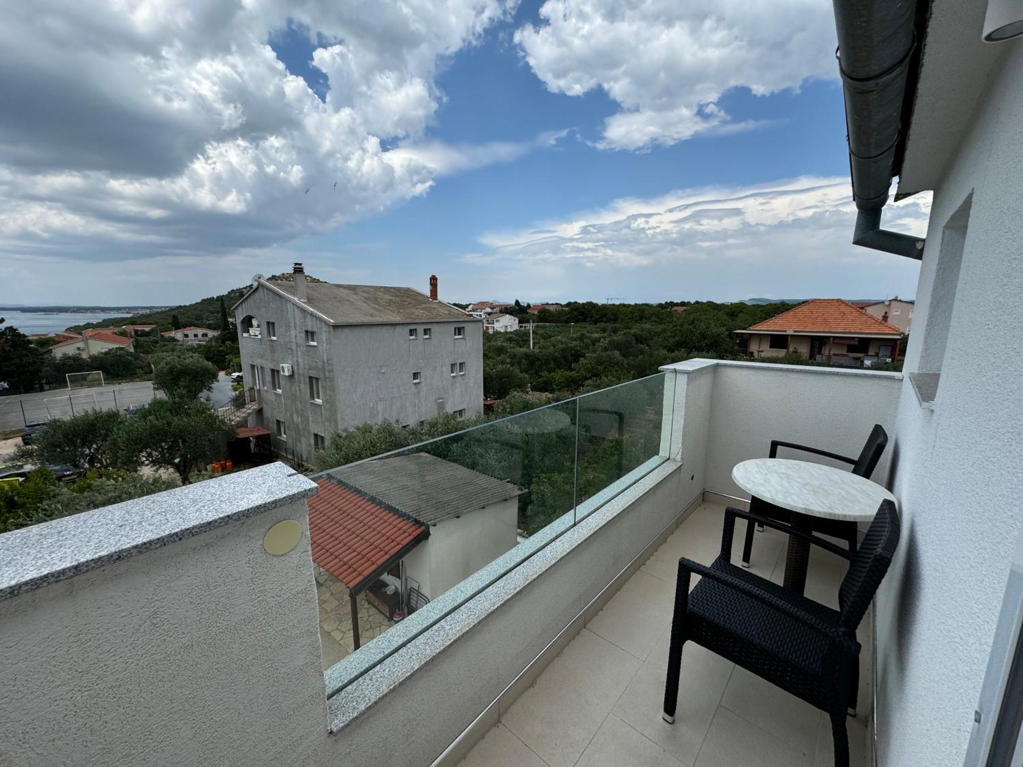 Penhaus Apartman Angelus Drage Pakostane Exterior photo